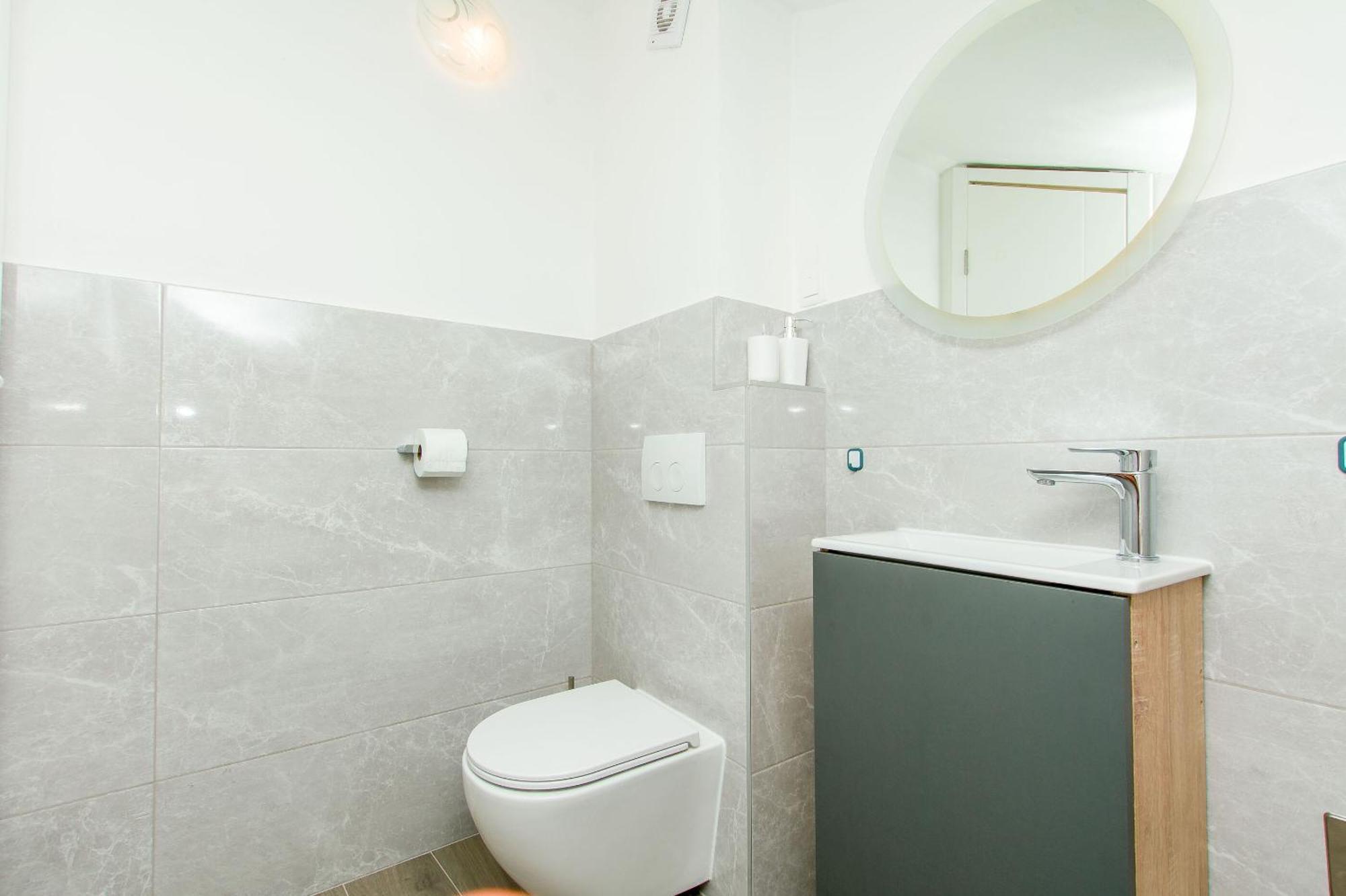 Apartment Petea Omis Exterior photo