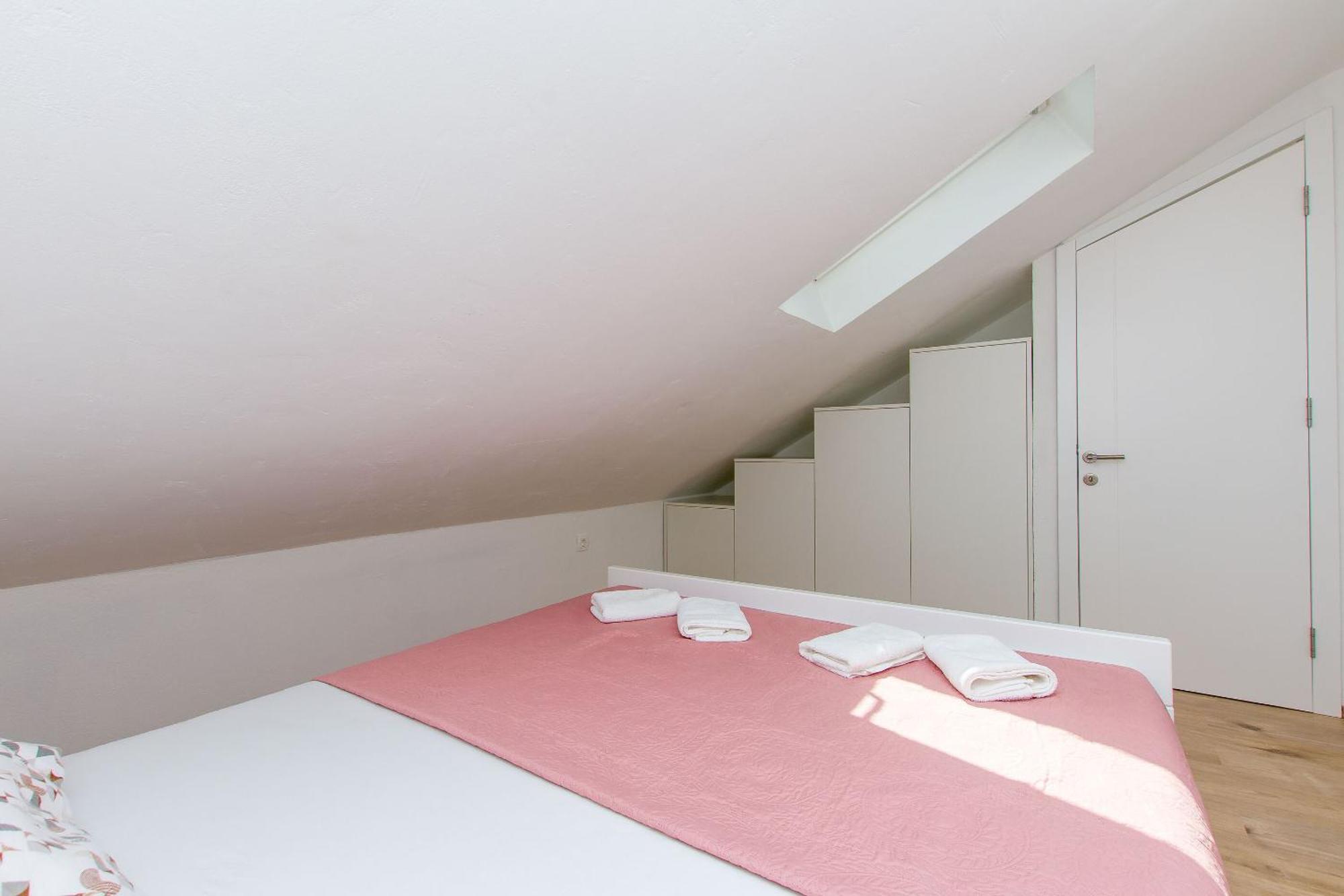 Apartment Petea Omis Exterior photo