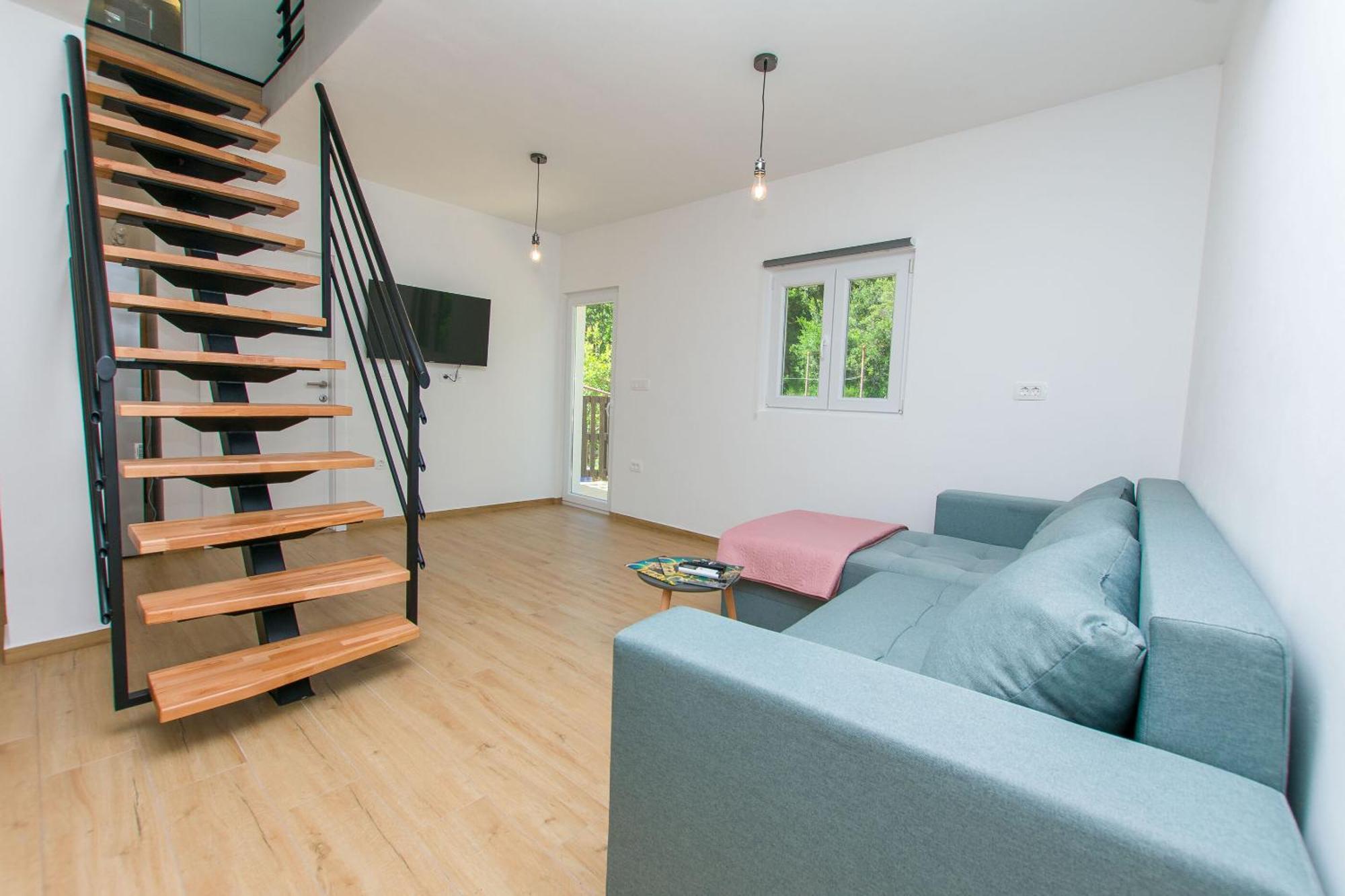 Apartment Petea Omis Exterior photo